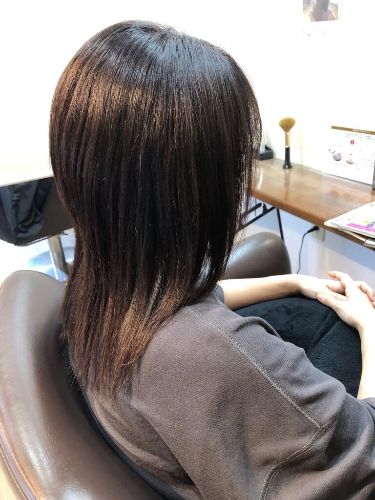 トップのボリュームを抑えてツヤが欲しいとのご要望でした。